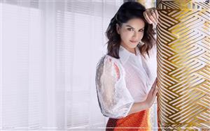 Sunny Leone - comely, affable, desirable...